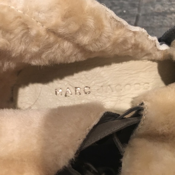Marc Jacobs high heel boots with Sherpa lining - Picture 3 of 3